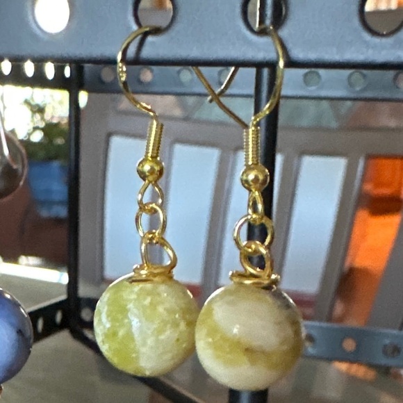 Gold-Toned Dangle Earrings with Cream Beads and Natural Texture - Picture 2 of 2